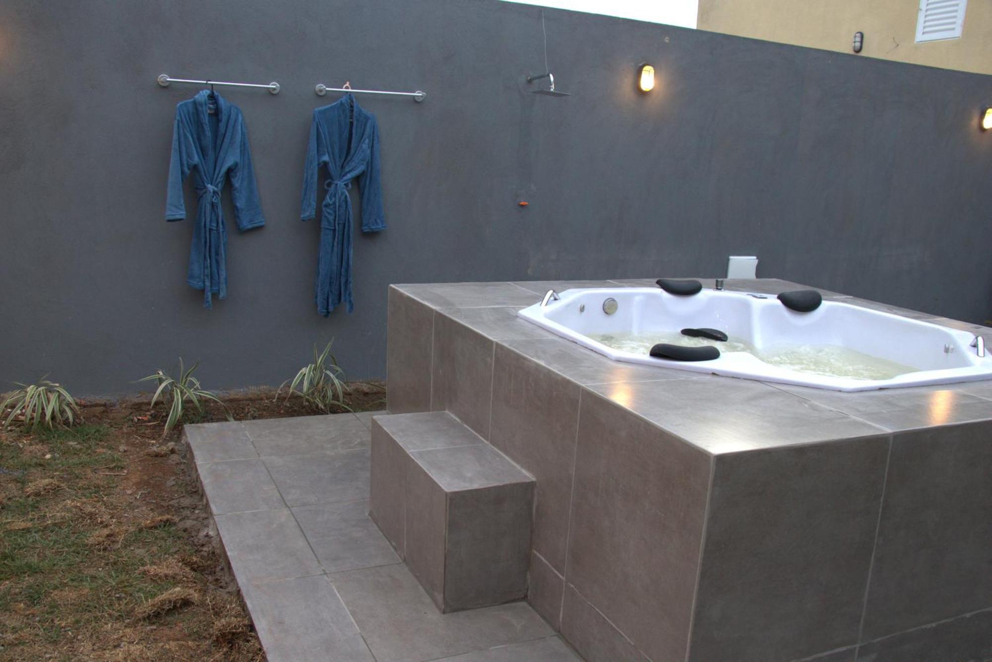 Casa Com Spa De Hidro Com Aquecedor A 700 Mts Do Centro Chapada dos Guimaraes Ngoại thất bức ảnh