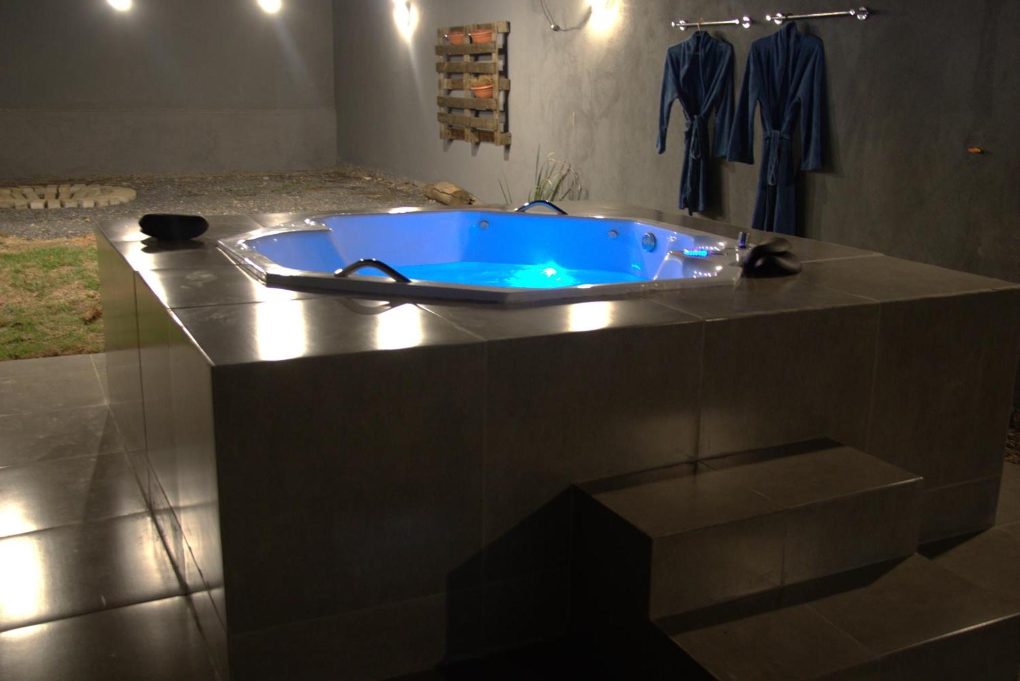 Casa Com Spa De Hidro Com Aquecedor A 700 Mts Do Centro Chapada dos Guimaraes Ngoại thất bức ảnh